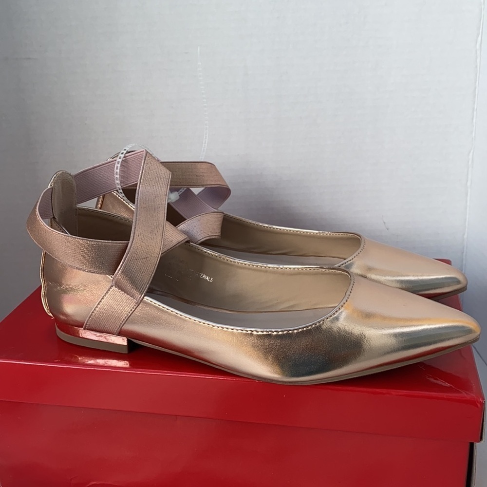 New GUESS Pointed ROSE/GOLD Women's Shoes SZ 8